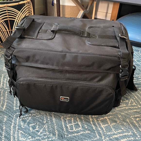 Lowepro Camera Bag, Magnum 650 AW - Picture 2 of 10